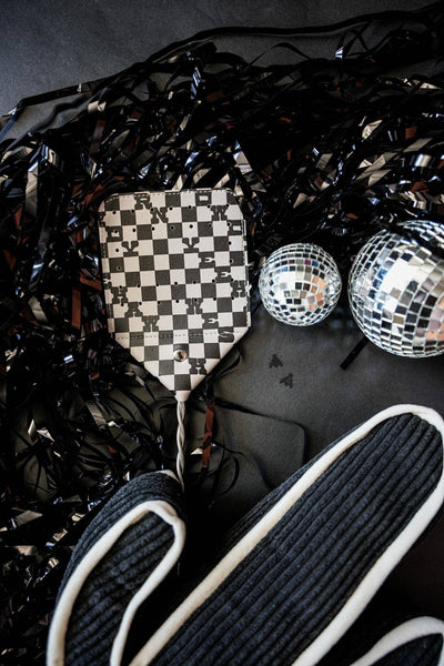 FLY SWAT IT * CHECKMATE